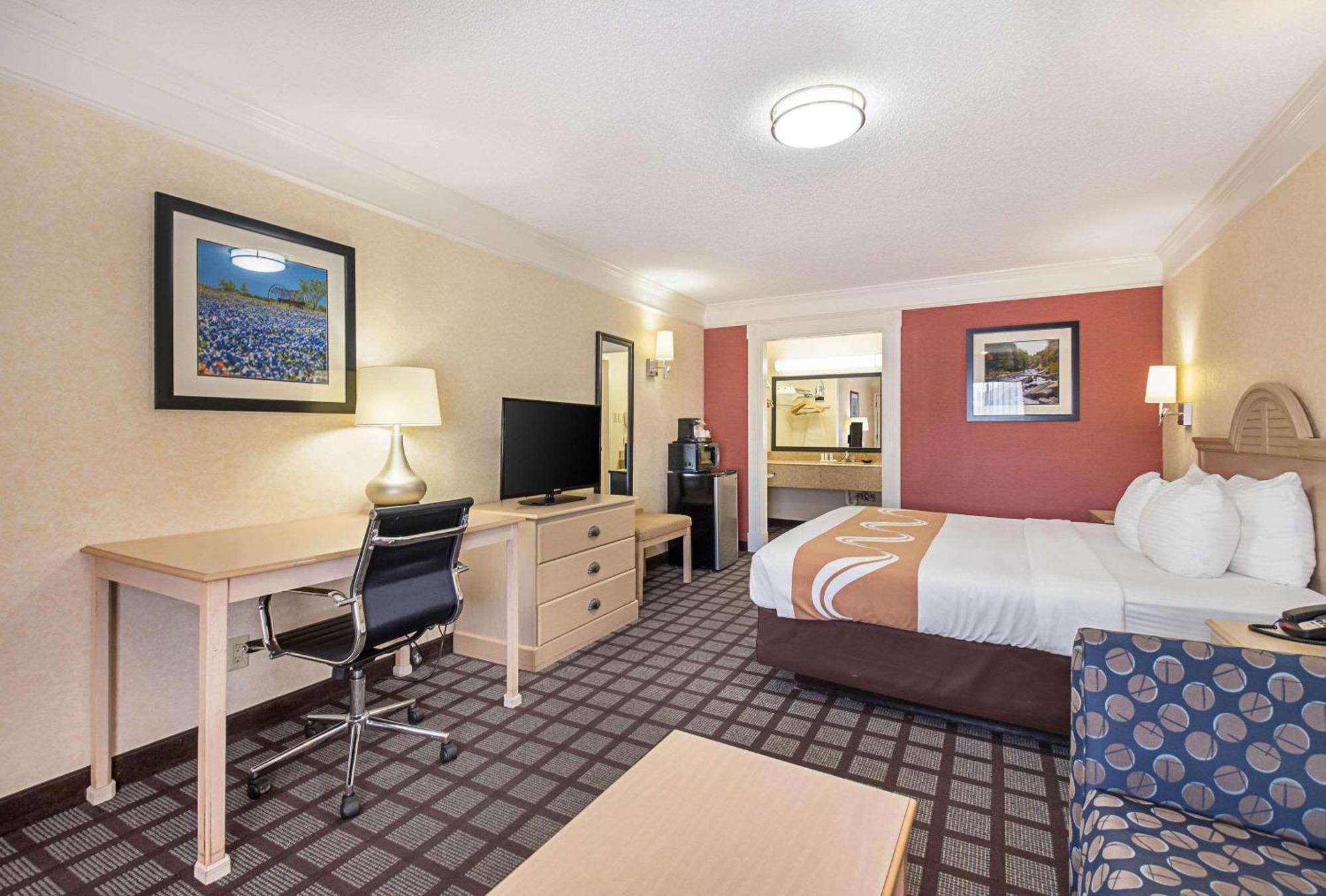 Quality Inn Near Lake Marble Falls Exterior photo